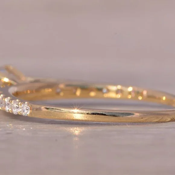 Natural Diamond Engagement Ring in Yellow Gold